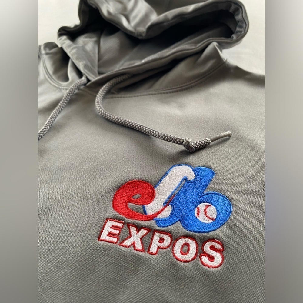 VINTAGE 1990’S MONTREAL EXPOS HOODIE WITH KANGAROO FRONT POCKETS. SIZE XL. - Picture 4 of 10